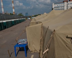 Федеральная миграционная служба России не может понять, кто именно живет в палаточном городке для нелегальных мигрантов в столичном районе Гольяново.